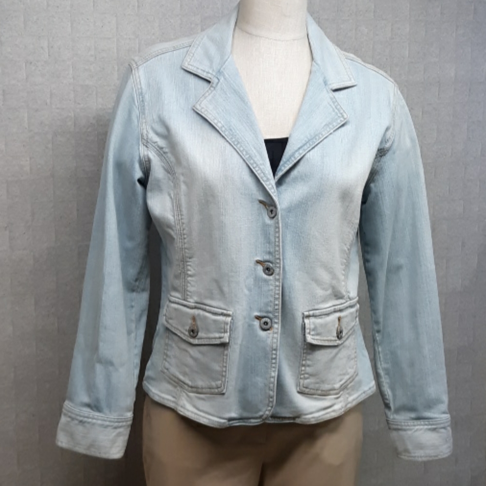 Chico's Light Wash Denim Blazer Jacket